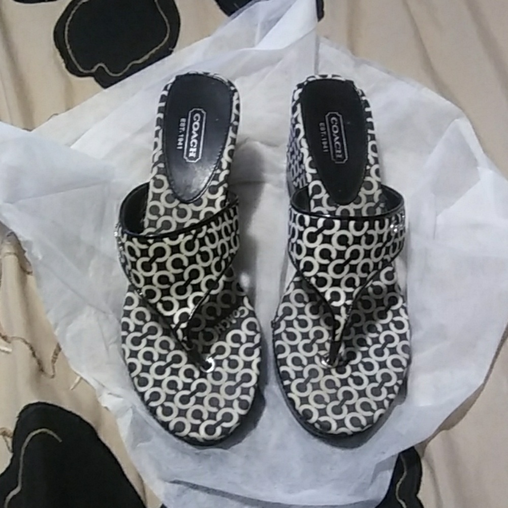 Coach sandals sz 7.5